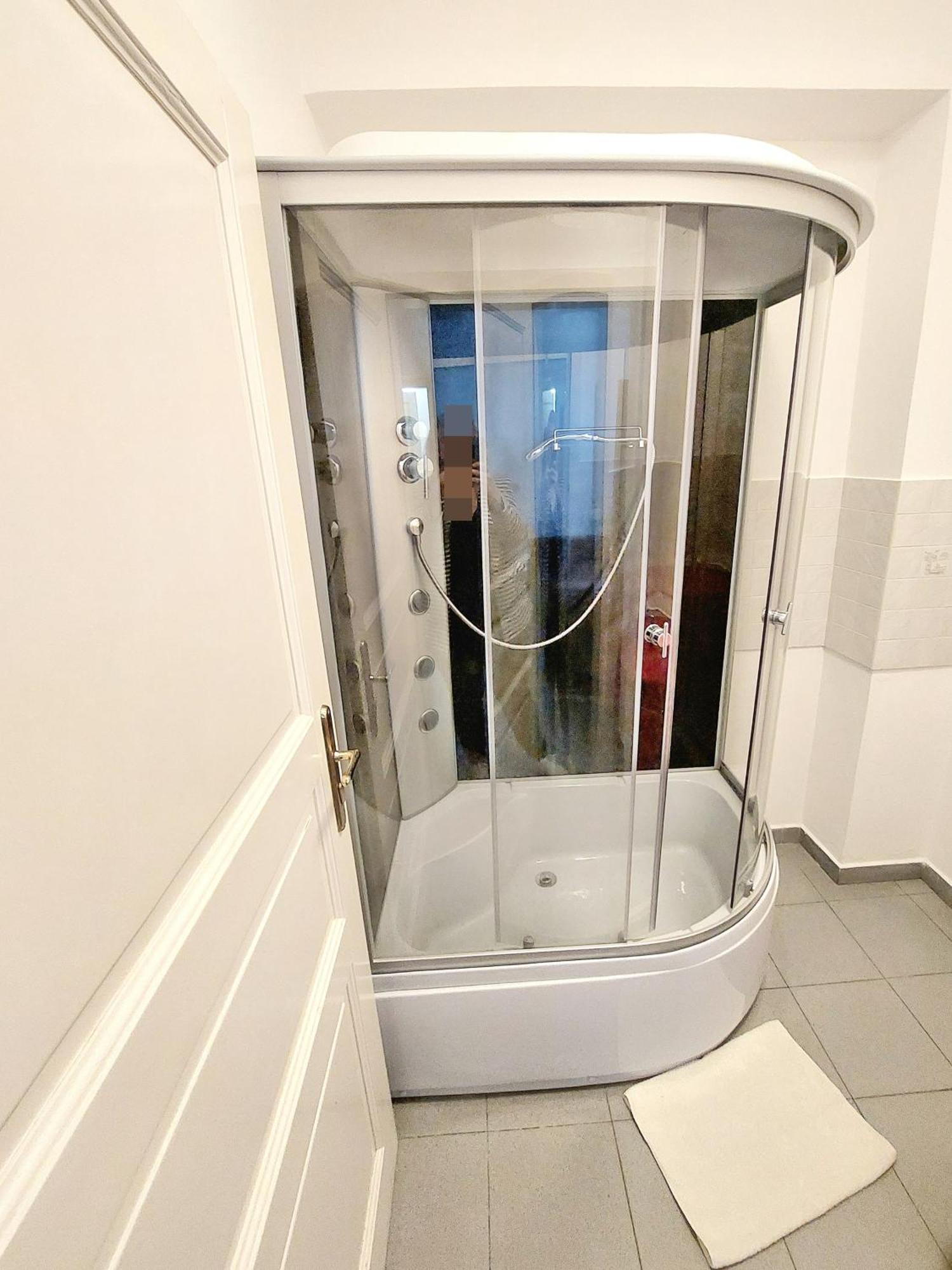 Privatunterkunft R24, Rose House Laibach